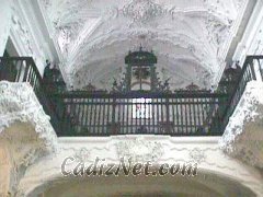 Cadiz:A los pies, bajo el coro de la Iglesia de Santo Domingo, se encuentra la capilla de Nuestro Padre Jesús de la Salud