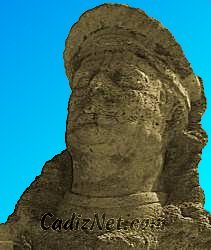 Cadiz:Busto de Paco Alba, situado frente a La Caleta a la que cantó en innumerables ocasiones