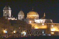 Cadiz:Este es el magnífico aspecto que ofrece la catedral gaditana, por la noche