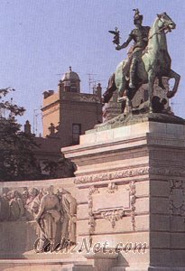 Cadiz:Detalle del monumento a las Cortes de Cádiz.