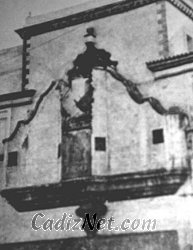 Cadiz:Fachada de la Iglesia de Santo Domingo en la noche del 18 de agosto de 1947.