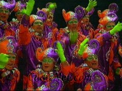 Cadiz:Los tipos del carnaval gaditano a menudo están llenos de colorido y fantasía