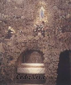 Cadiz:Capilla de Ntra. Sra. de Lourdes. (Cabecera de la nave del Evangelio)