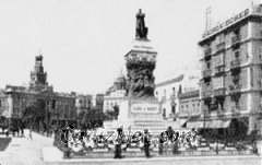Cadiz:Monumento a Moret, en su antiguo emplazamiento en la Plaza de San Juan de Dios
