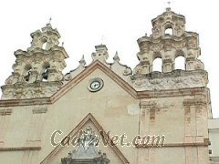 Cadiz:Las bellísimas espadañas de la Iglesia del Carmen.